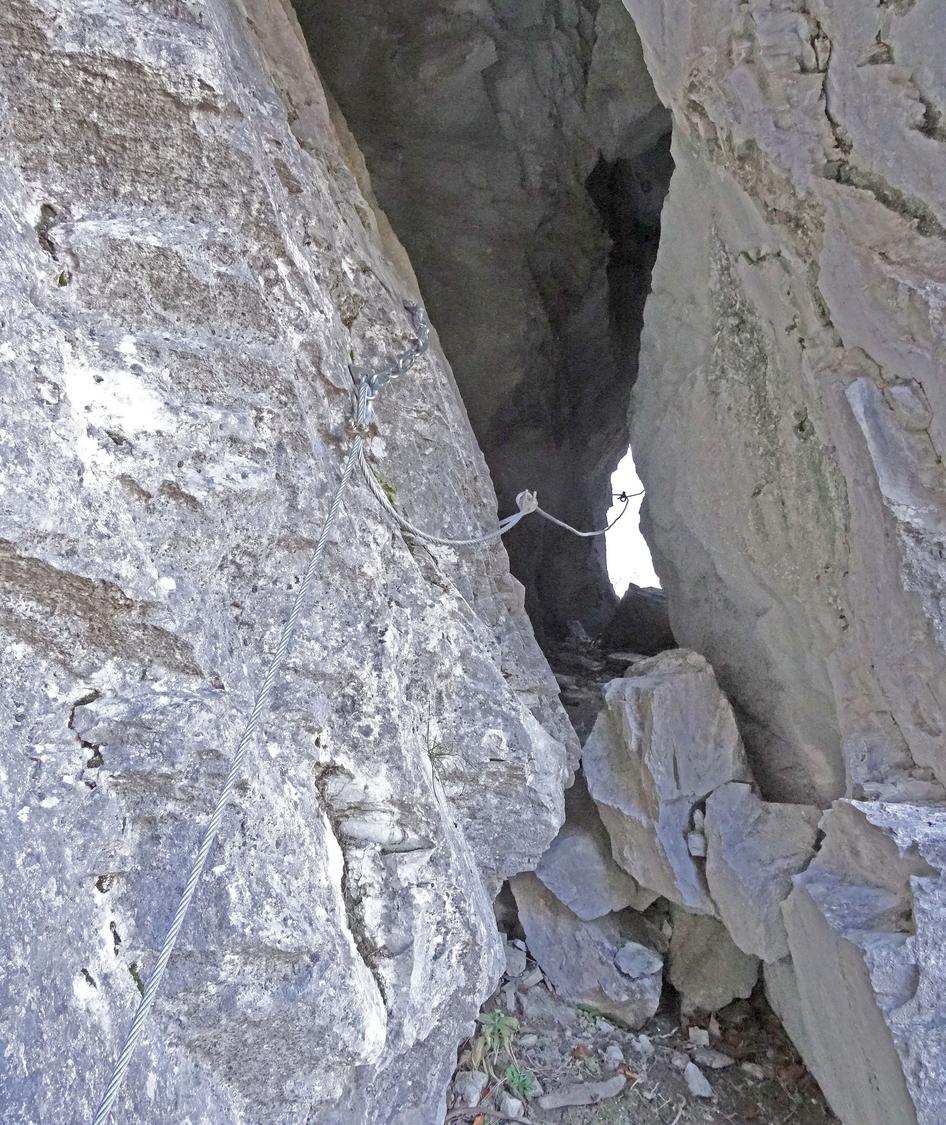Die kurze Höhle.