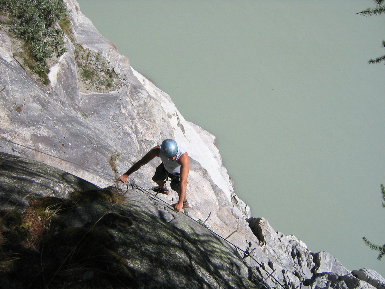 A steep section on the Aletsch ferrata.