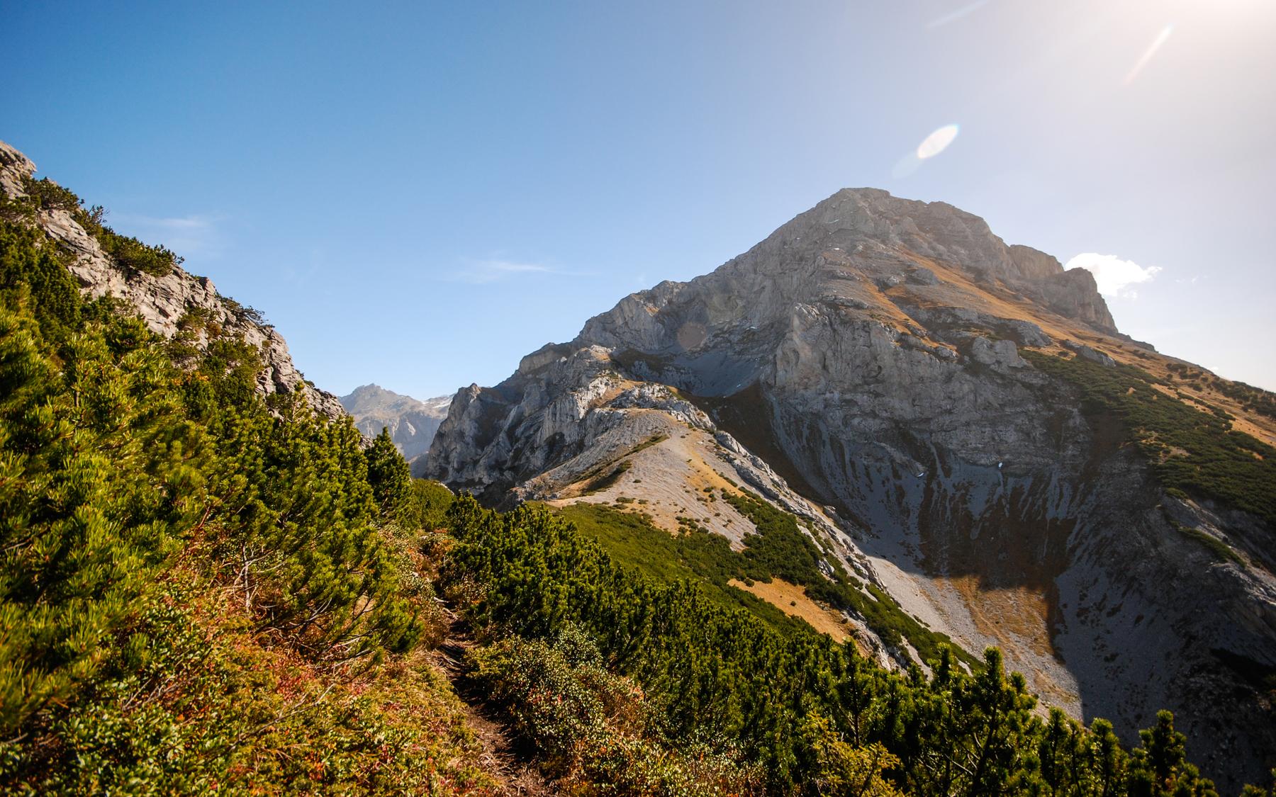 Blick vom Schwarz Grat zum Bälmeten.
