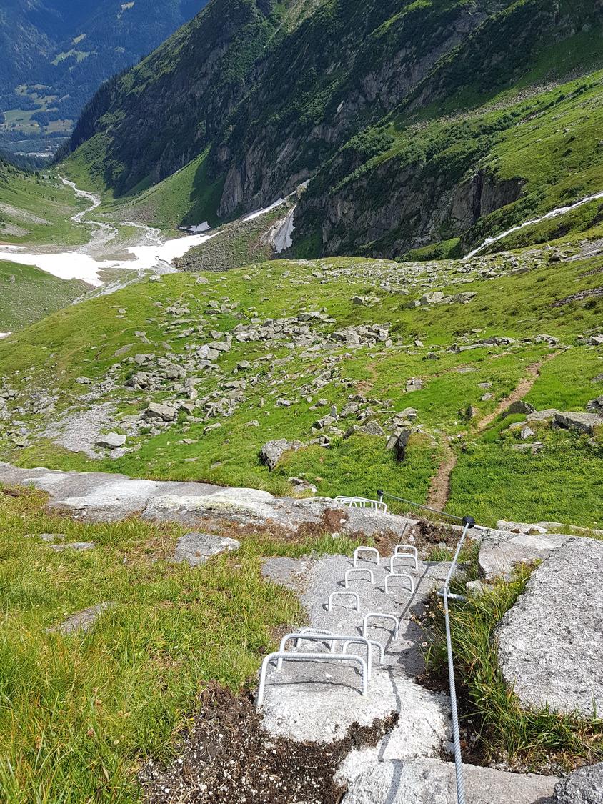 Blick zurück über die Geburtstagsplatte.